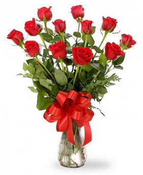  Çankırı kaliteli taze ve ucuz çiçekler  12 adet kırmızı güllerden vazo tanzimi