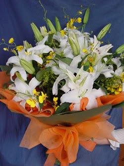  Çankırı İnternetten çiçek siparişi  5 ADET KAZABLANKA BUKETI KALITEDEN SASMAYANLARA
