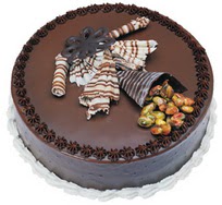 Çikolatali yas pasta 4 ile 6 kisilik  leziz  Çankırı internetten çiçek siparişi 